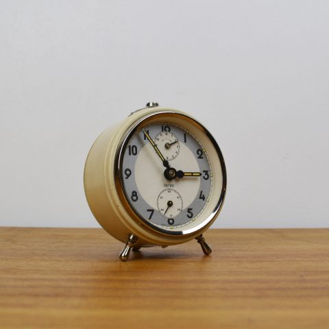 Peter Table Clock 50's Desk Alarm Clock, PETER -Rent Only- MODERNON - A Retrosexual Movement