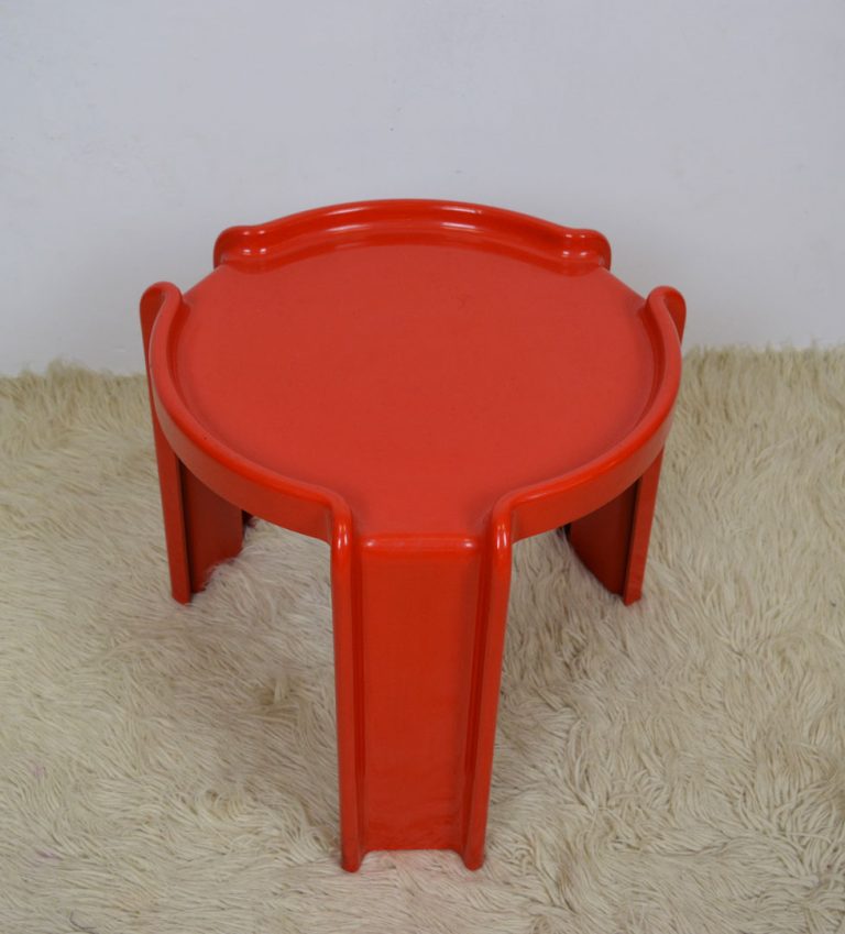 Giotto Stoppino for Kartell Red Side Table Rent Only MODERNON A